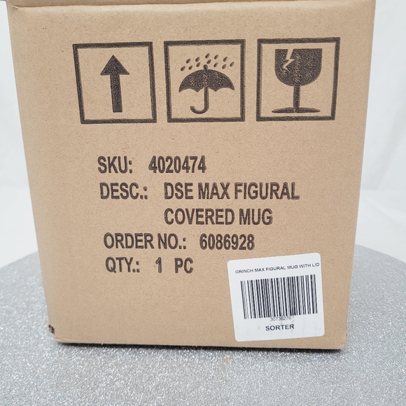 Dr Seuss The Grinch Max the Dog Figural Mug with Santa Hat Lid 16 oz New OOS - Picture 11 of 12